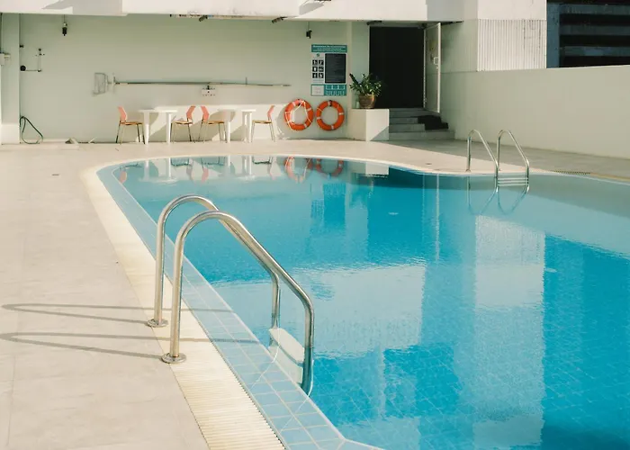 2 Bedroom Sleeps6 I Center Silom