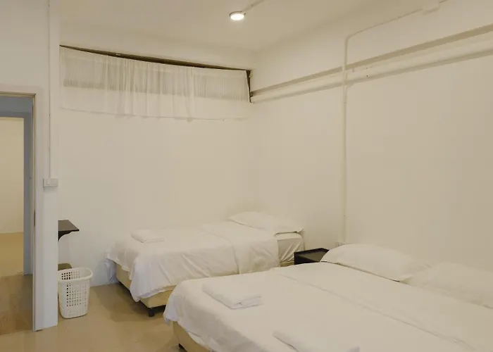 2 Bedroom Sleeps6 I Center Silom Appartement *